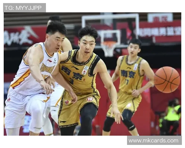 南京篮球队在杯赛中的灵活性表现分析与战术探讨 南京篮球队在杯赛中的灵活性表现分析与战术探讨