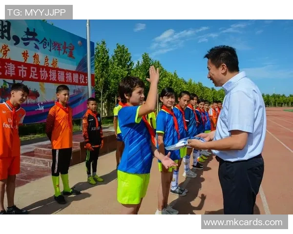 足球明星携手综艺节目展现多才多艺魅力引发观众热议与期待 足球明星携手综艺节目展现多才多艺魅力引发观众热议与期待